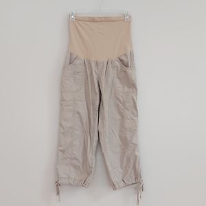 Maternity capri pants